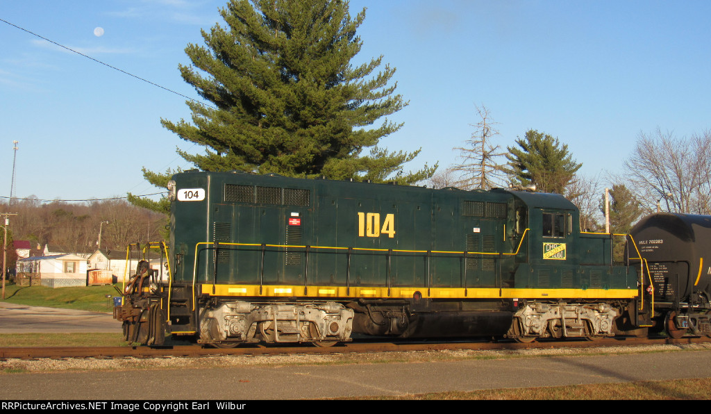 Ohio South Central Railroad (OSCR) 104